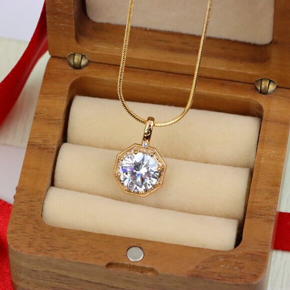 "Gold-Plated White Pendant Necklace with Sparkling Center Stone, XPPT1393 - Picture 7 of 13